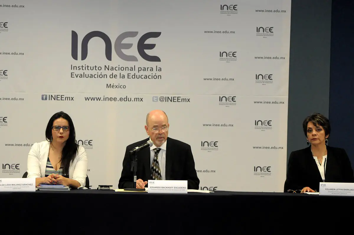 Nueva evaluación docente recupera opiniones de maestros y contexto de su práctica docente: INEE