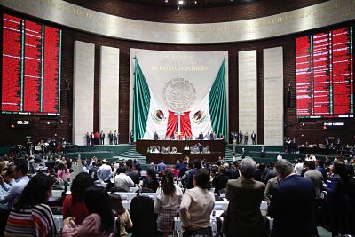 Diputados de MORENA y PT respaldan a la CNTE y rechazan reforma educativa de AMLO.