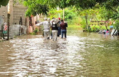 Suspenden clases en Tabasco por severas lluvias e inundaciones