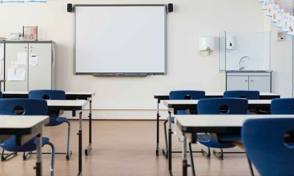 Propone reforma para aumentar porcentaje de alumnos becados en escuelas privadas