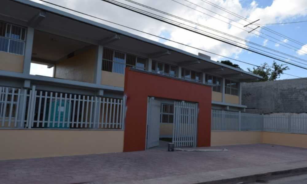 Campeche cierra escuela por caso de COVID-19