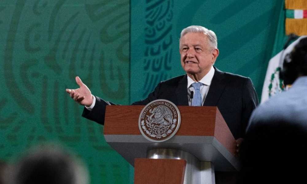 Tunde AMLO a Ministro que puso freno a libros de texto en Chihuahua y Coahuila