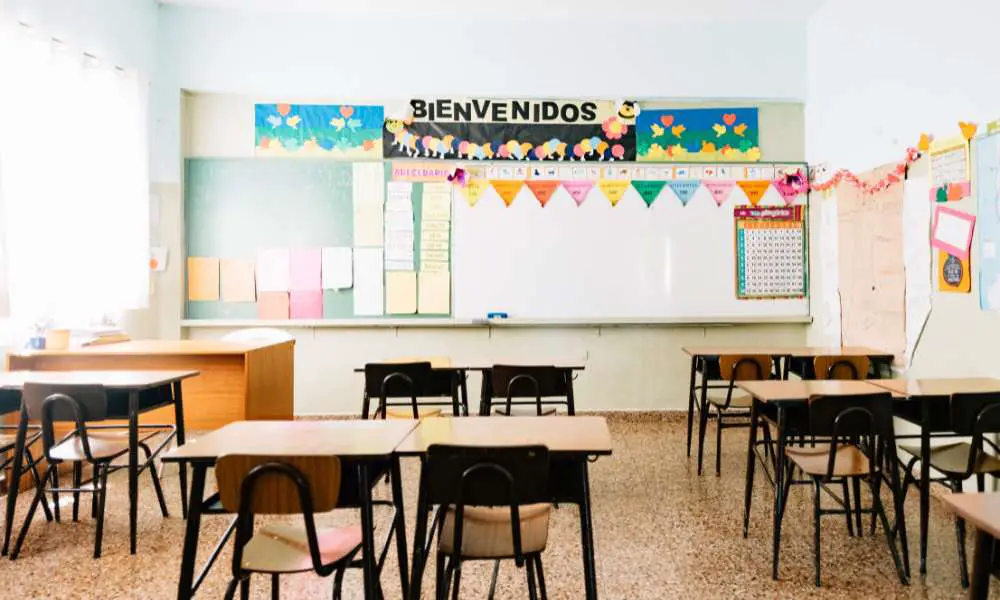 La derecha conservadora y el cambio educativo en España. Entrevista a Francesc Imbernón (primera parte)