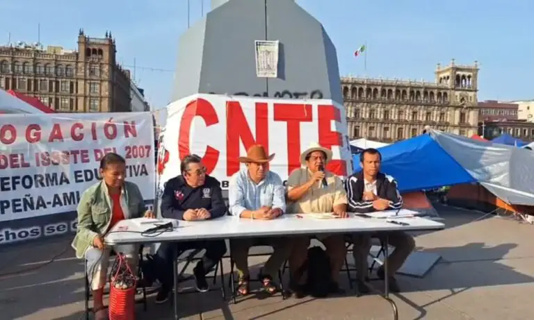 CNTE en conferencia de prensa