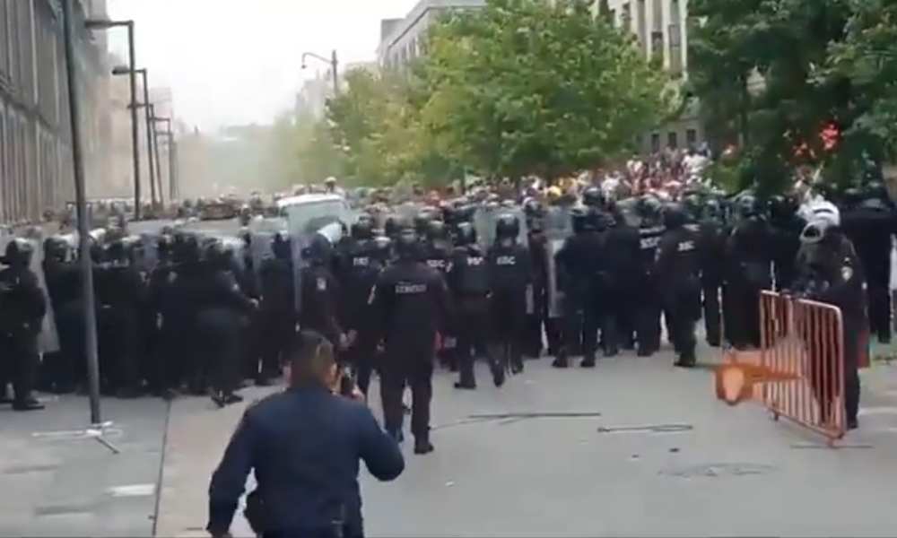 Video | Protagonizan CNTE y policías de la CDMX enfrentamiento