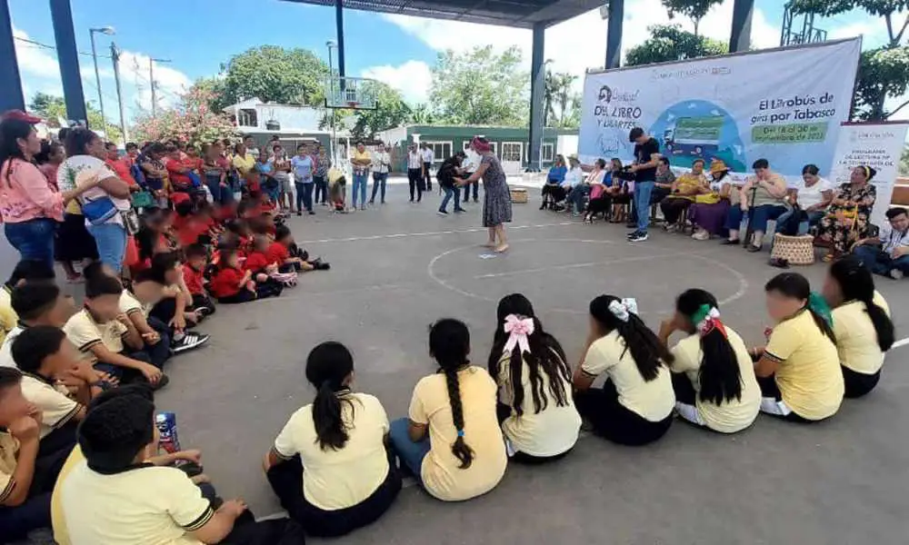 Exhortan a padres a denunciar cuotas obligatorias en escuelas