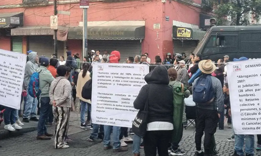 CNTE en Palacio Nacional