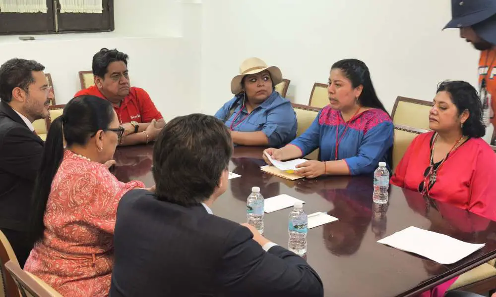 CNTE entrega pliego de demandas; pide reunión directa con Sheinbaum