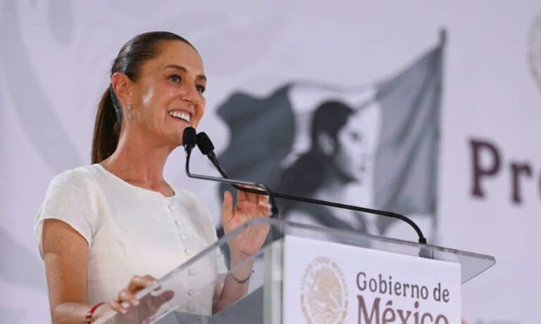 Sheinbaum destaca salario de maestros