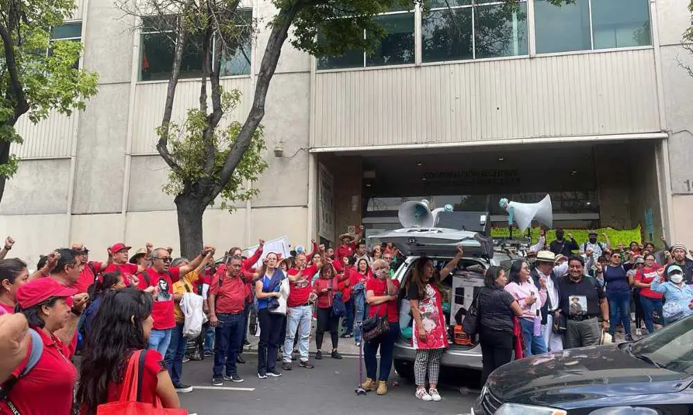 Manifestación de la sección IX cdmx por descuentos