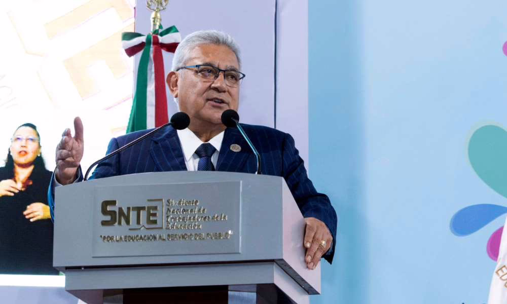 Líder del SNTE quiere pensiones como las del IMSS