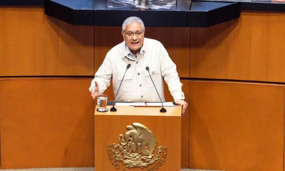 Líder del SNTE y senador de la república