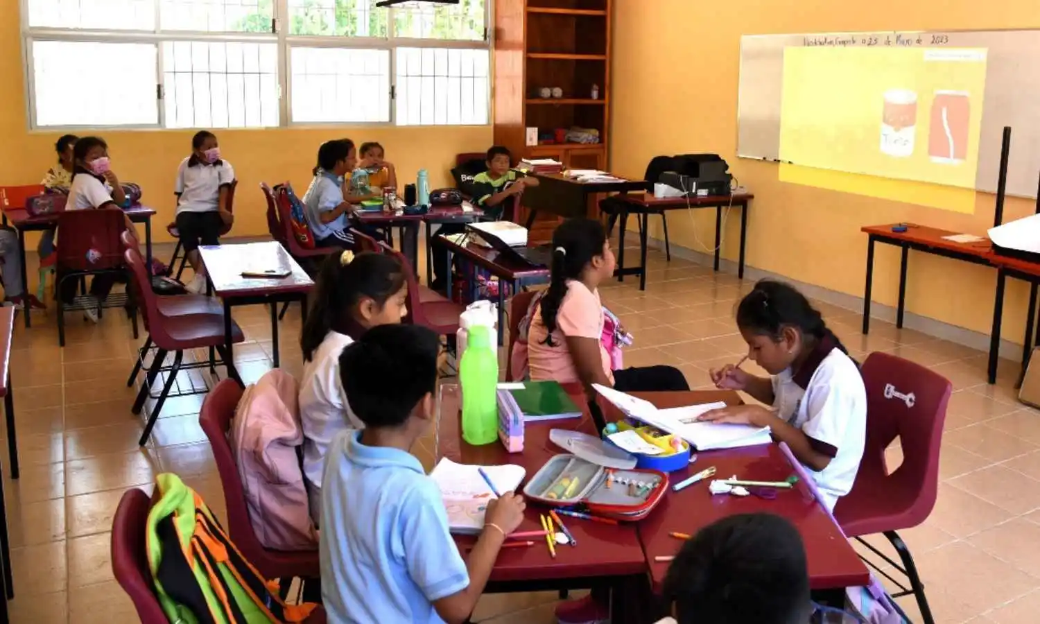 alumnos en la escuela