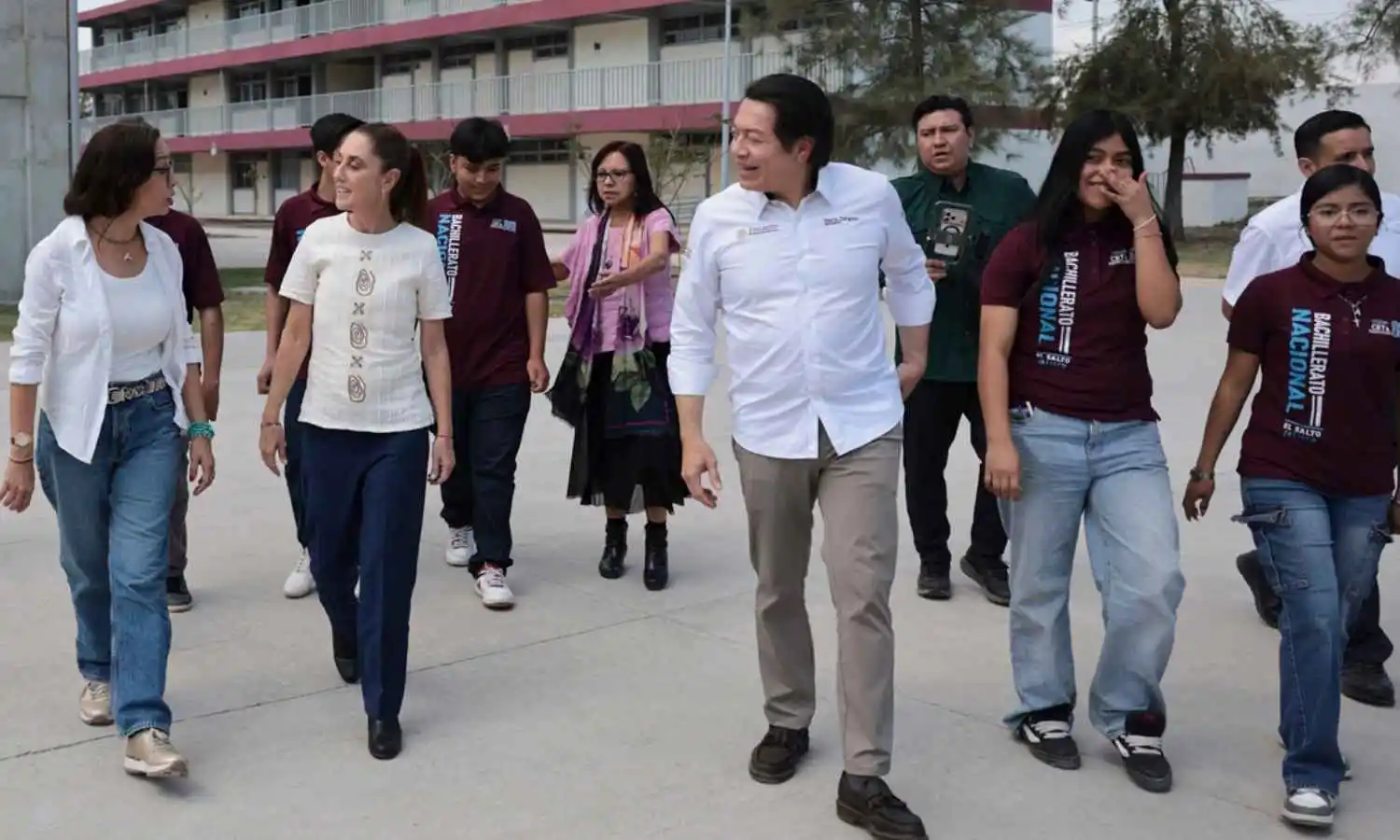 “Les cae doble”: SEP anuncia pago de becas