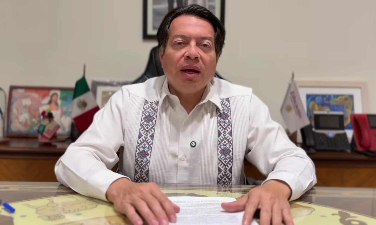 Mario Delgado explicando apoyos a Oaxaca y a la CNTE